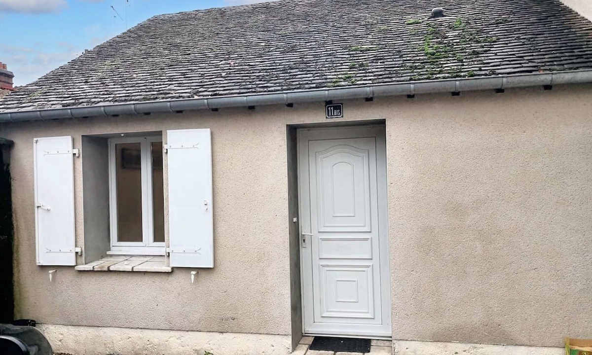 Montargis Apartment | Homerez - Studio with parking in Montargis