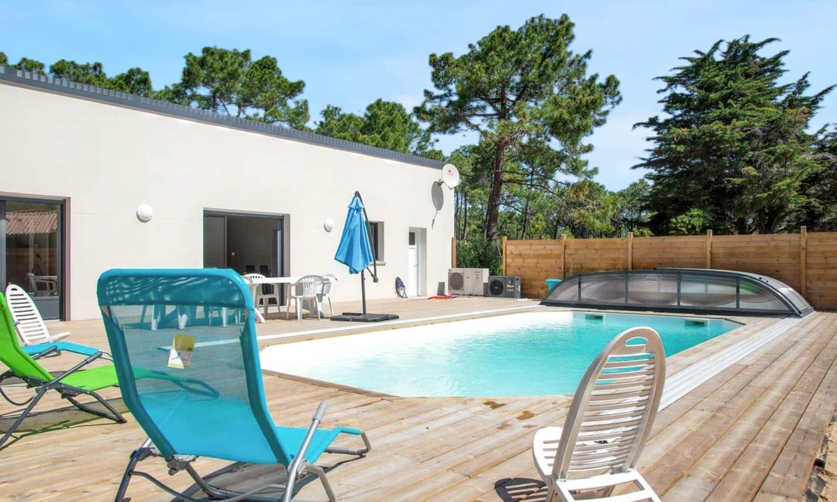 Saint-Jean-de-Monts Villa | Homerez - Villa in Saint-Jean-de-Monts