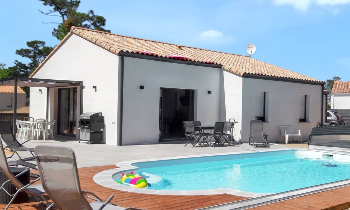 Saint-Jean-de-Monts Villa | Homerez - Villa Saint-Jean-de-Monts
