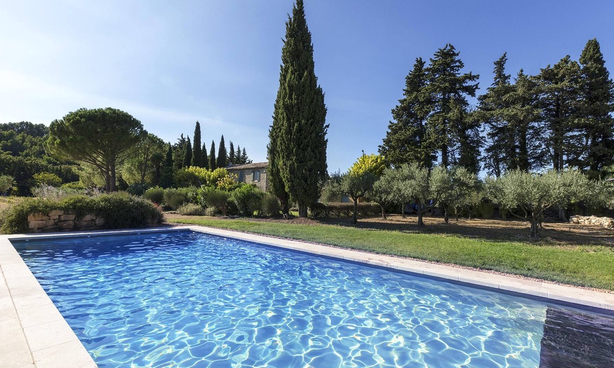 Beaumes-de-Venise Villa | Homerez - Villa With swimming pool