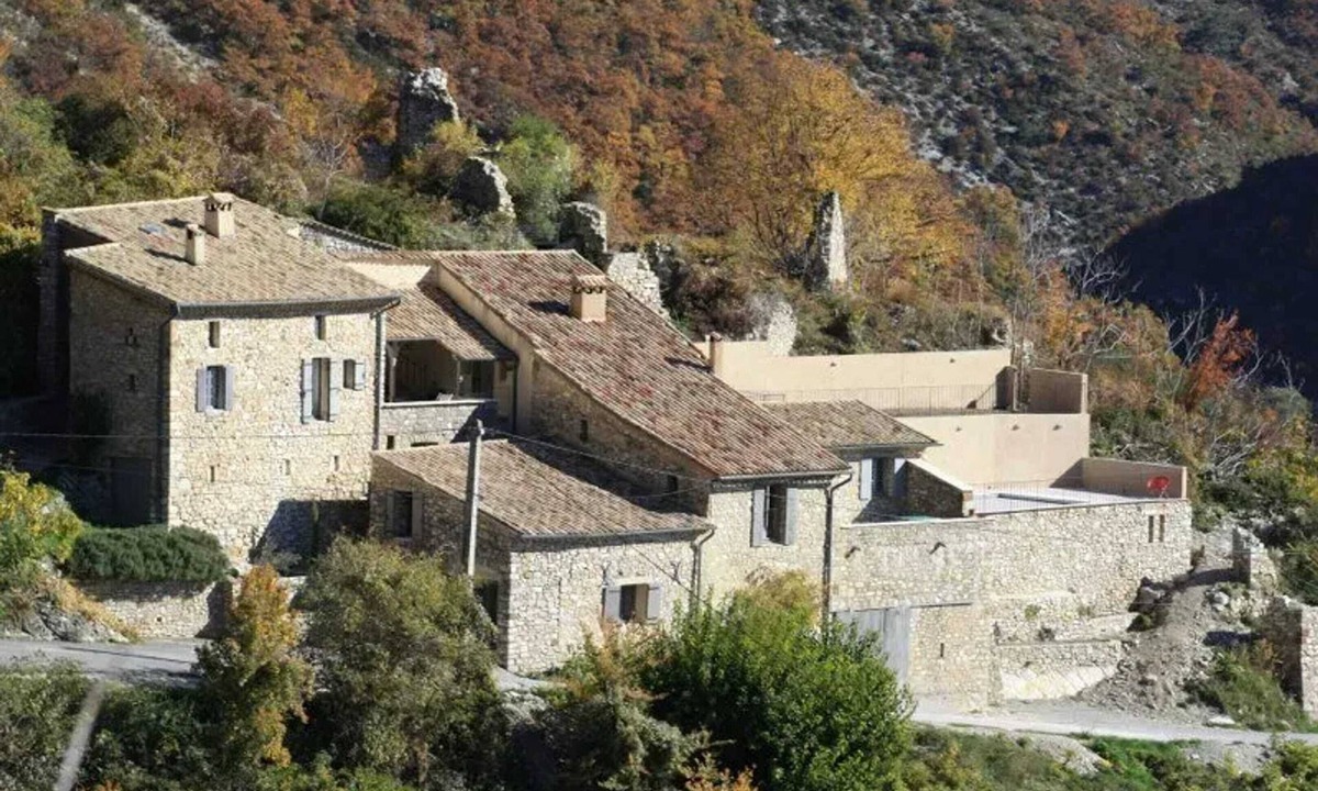 Saint-Ferreol-Trente-Pas Villa | Homerez - Villa in Chaudebonne