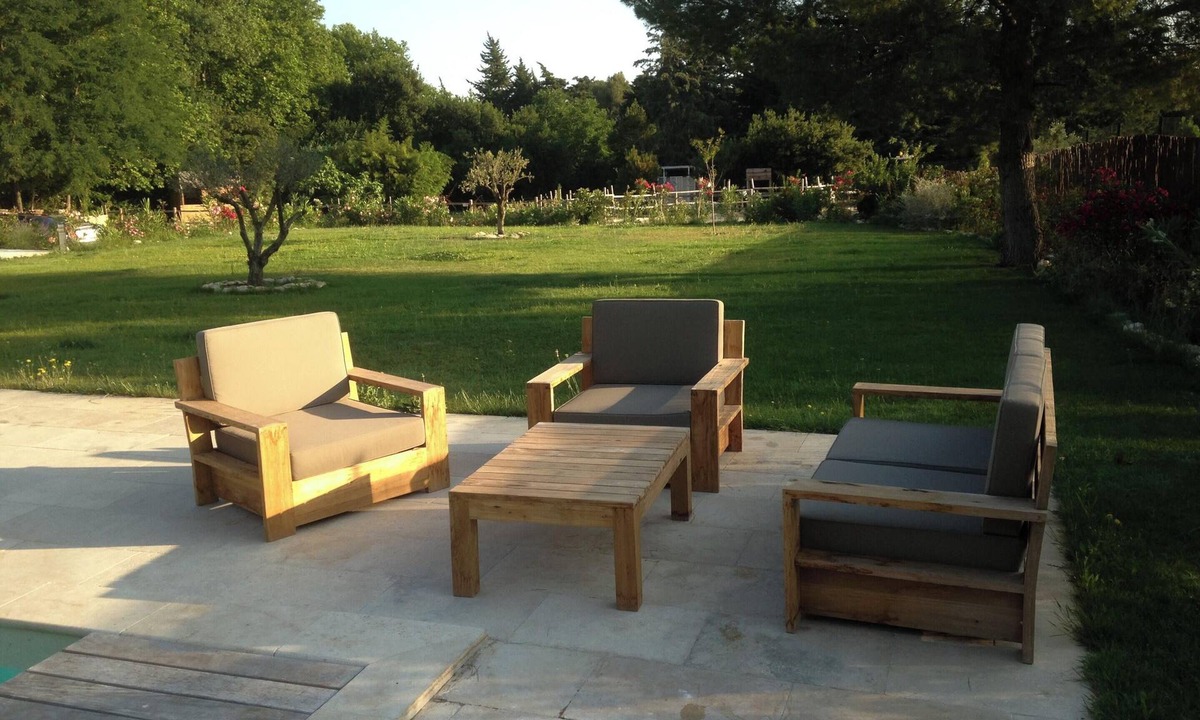 Eyragues Villa | Homerez - Villa in Eyragues with pool