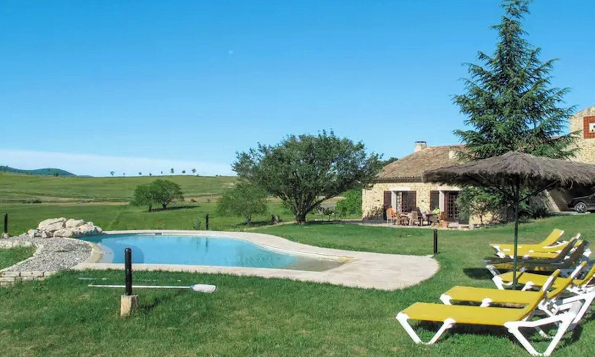 Saint Maime Villa | Homerez - Villa in Saint-Maime