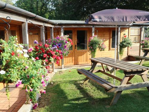 Silverstone Bed & Breakfast | Homeside B&B