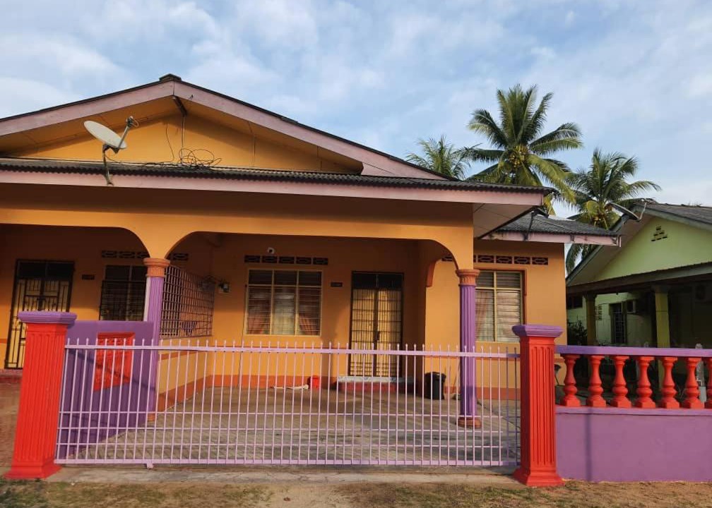 Kampong Raja House | Homestay Bonda