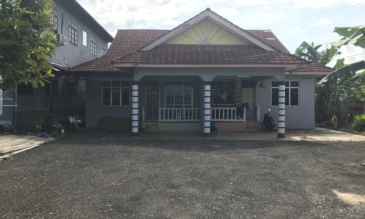 Sungai Rengas Lama House | Homestay Che Yang