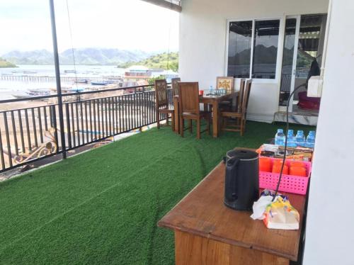 Komodo House | Homestay Jifiqa komodo