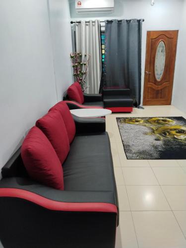 Chemor House | Homestay Lyn Impian