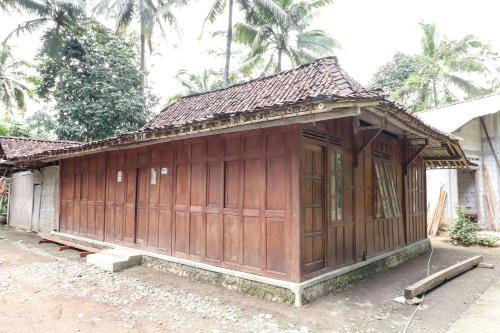 Kokap Hostel | Homestay Mbah Parni