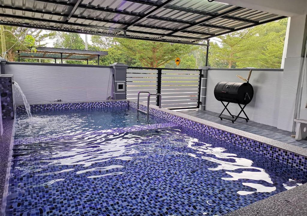 Sungai Baru Tengah House | Homestay MdmMai Private Pool