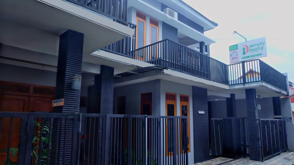 Condongcatur House | Homestay Syariah Gejayan Dekat Pakuwon Mall by Simply Homy