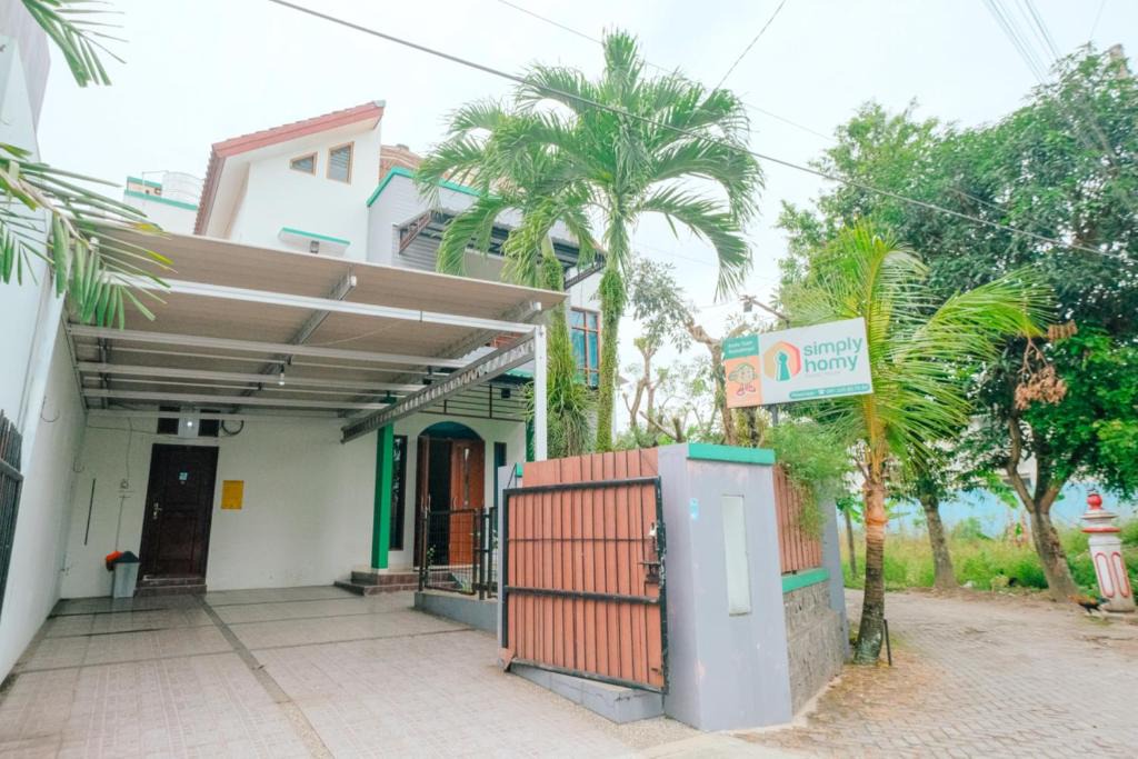 Sinduadi House | Homestay Syariah Pogung Dekat UGM by Simply Homy