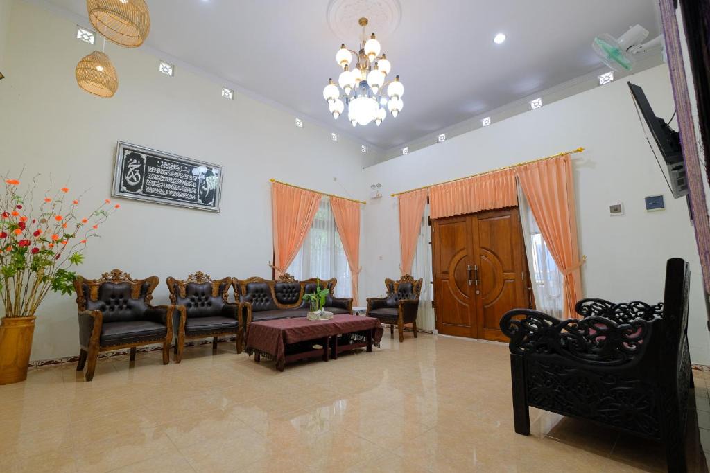 Bangunjiwo House | Homestay Syariah Zahroh 2