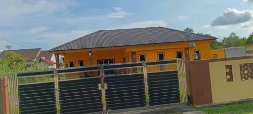 Larut Villa | Homestay Usrati