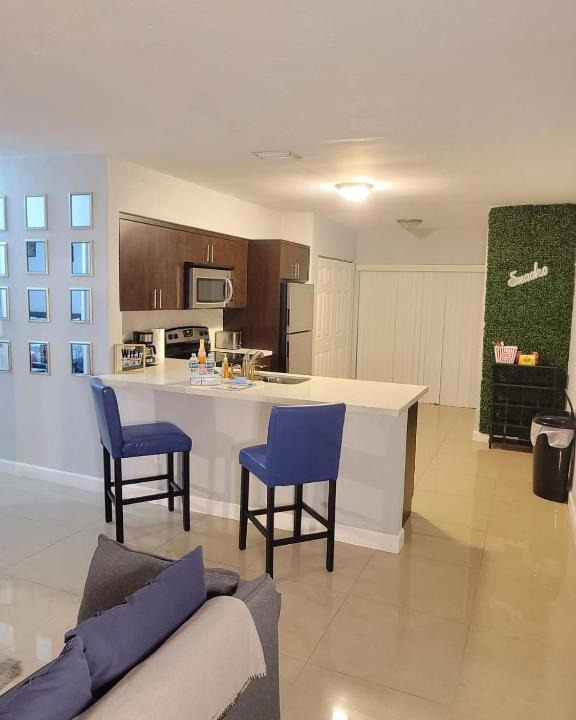 Homestead Apartment | Homestead 2 Bdrm 1 Bath Duplex with Free Parking