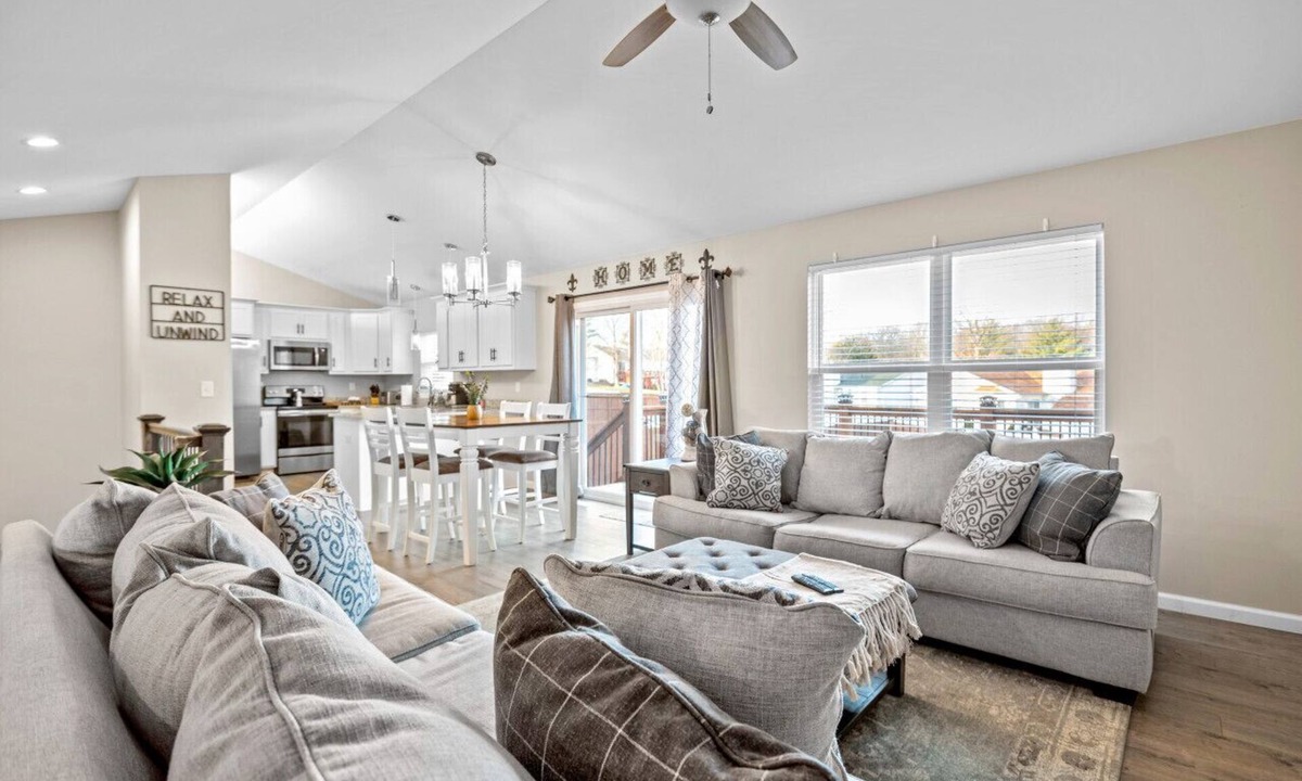 O'Fallon House | Homestead Retreat: O'Fallon Getaway