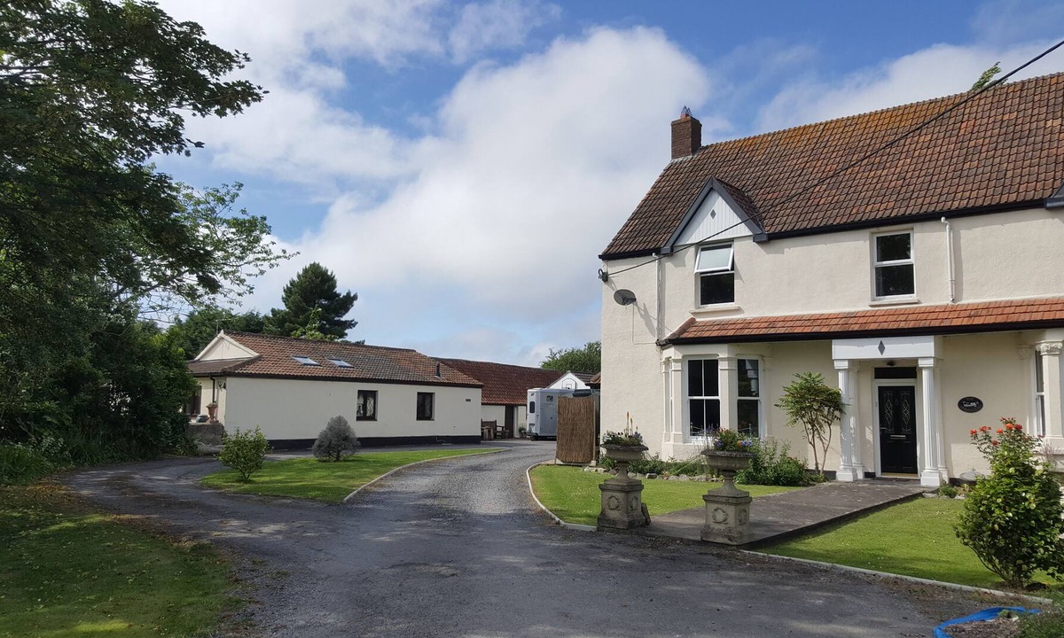 Lympsham Cottage | Homestead West Wing