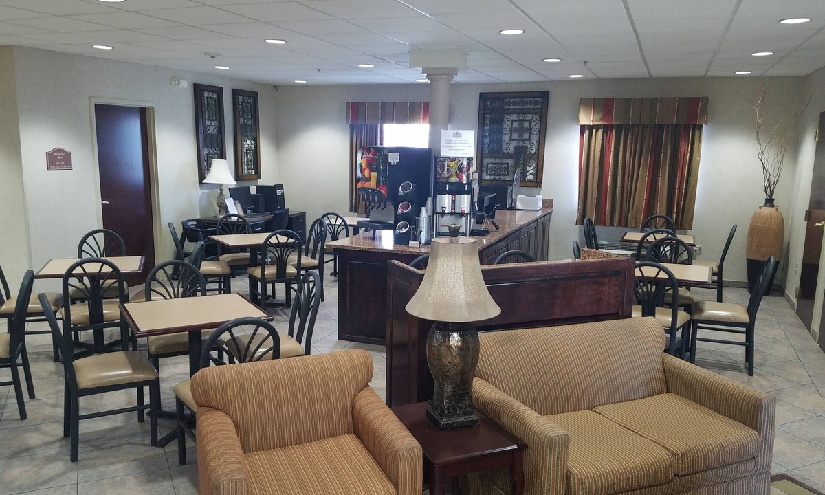 Bryant Hotel | HomeTown Hotel Bryant