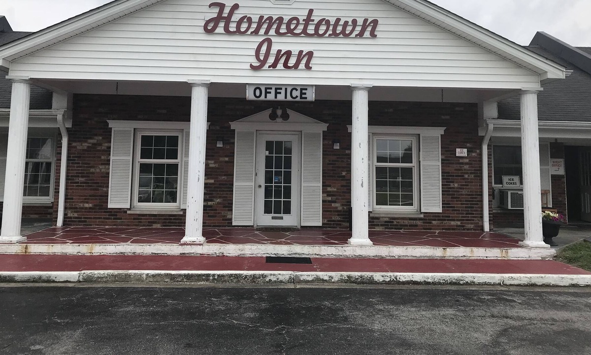 Berea Hotel | Hometown Inn Berea