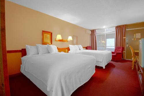 Liberal Hotel | HomeTown Inn By OYO - Liberal, KS