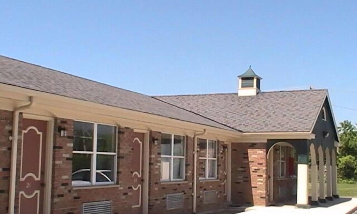 Galion Hotel | Hometown Inn Galion