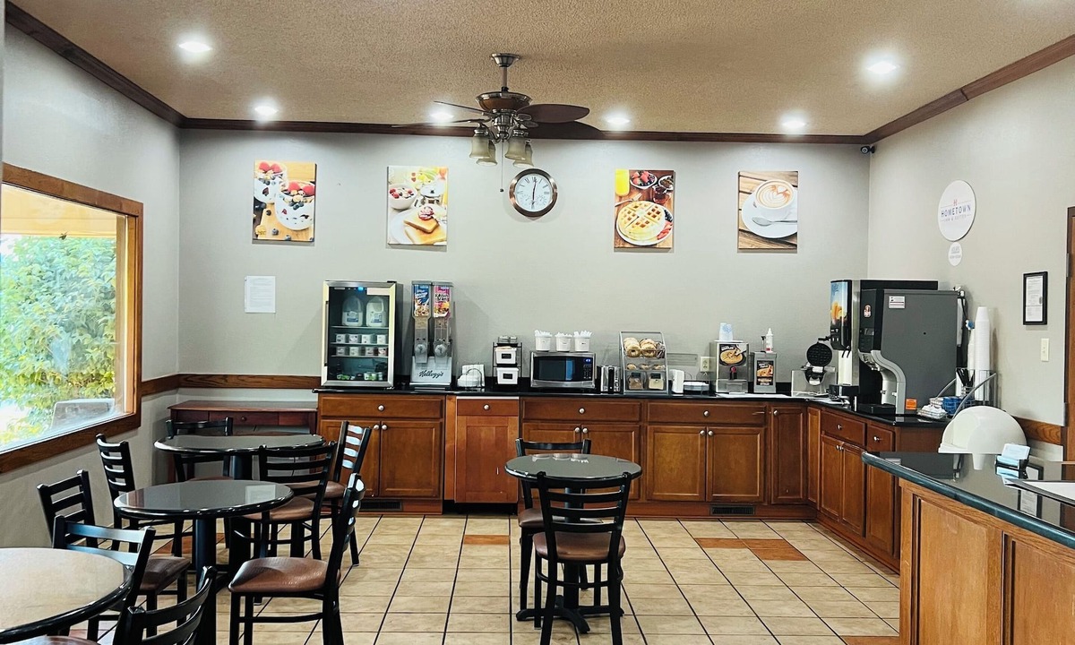 Washington Hotel | Hometown Inn & Suites