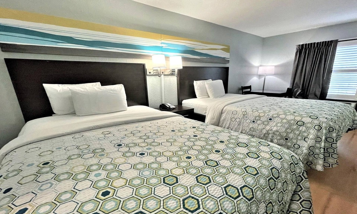 Augusta Hotel | HomeTowne Studios By Red Roof Augusta