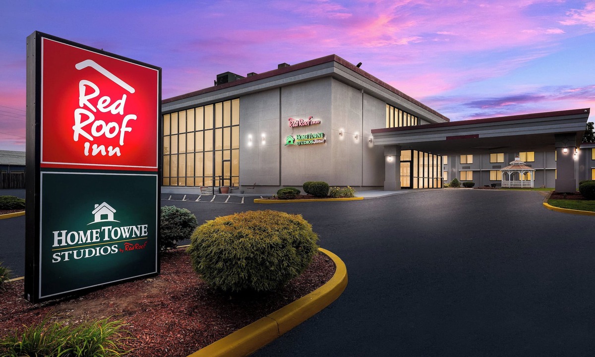 Painted Post Hotel | HomeTowne Studios by Red Roof Painted Post