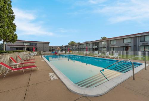 Painted Post Hotel | HomeTowne Studios by Red Roof Painted Post