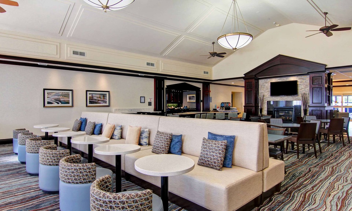 Gateway Hotel | Homewood Suites by Hilton Toronto Mississauga