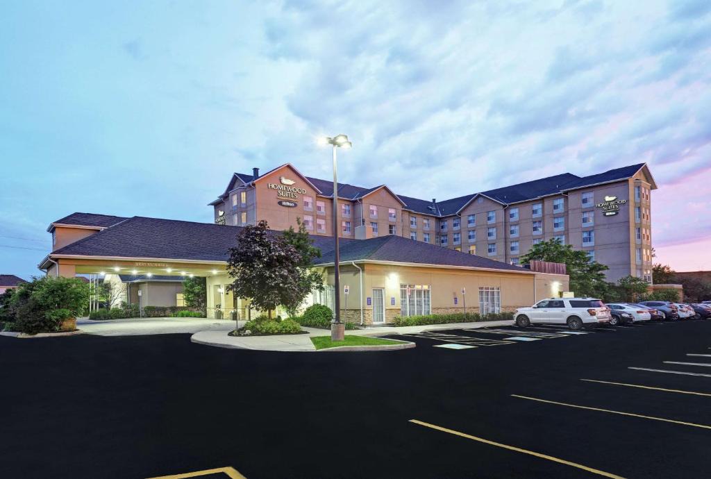 Cambridge Hotel | Homewood Suites by Hilton Cambridge-Waterloo, Ontario