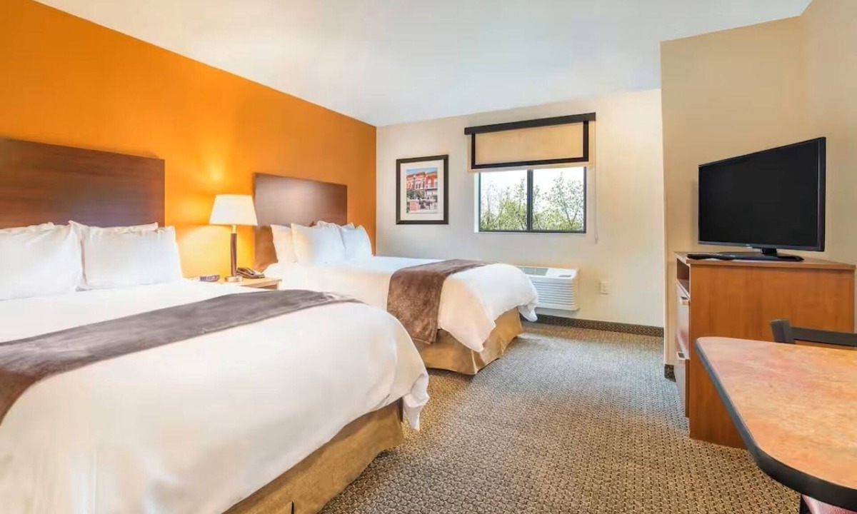 Altoona Hotel | Homey Room w/Full Kitchen – Perfect for Extended Stays in Altoona
