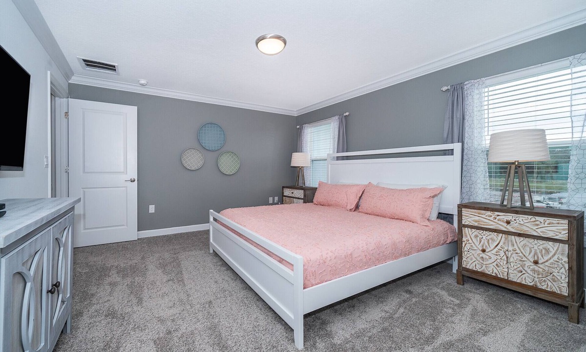 Kissimmee Ski Chalet | Homey Townhouse 4Bed/3Bath/Pool/5Min Disney