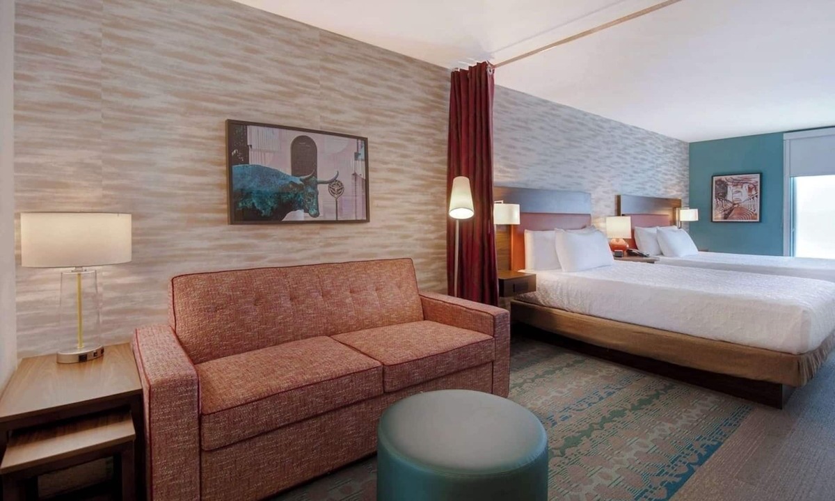 University Hotel | Homey Vibes: Suite w/Kitchen Near Texas Ranger Museum