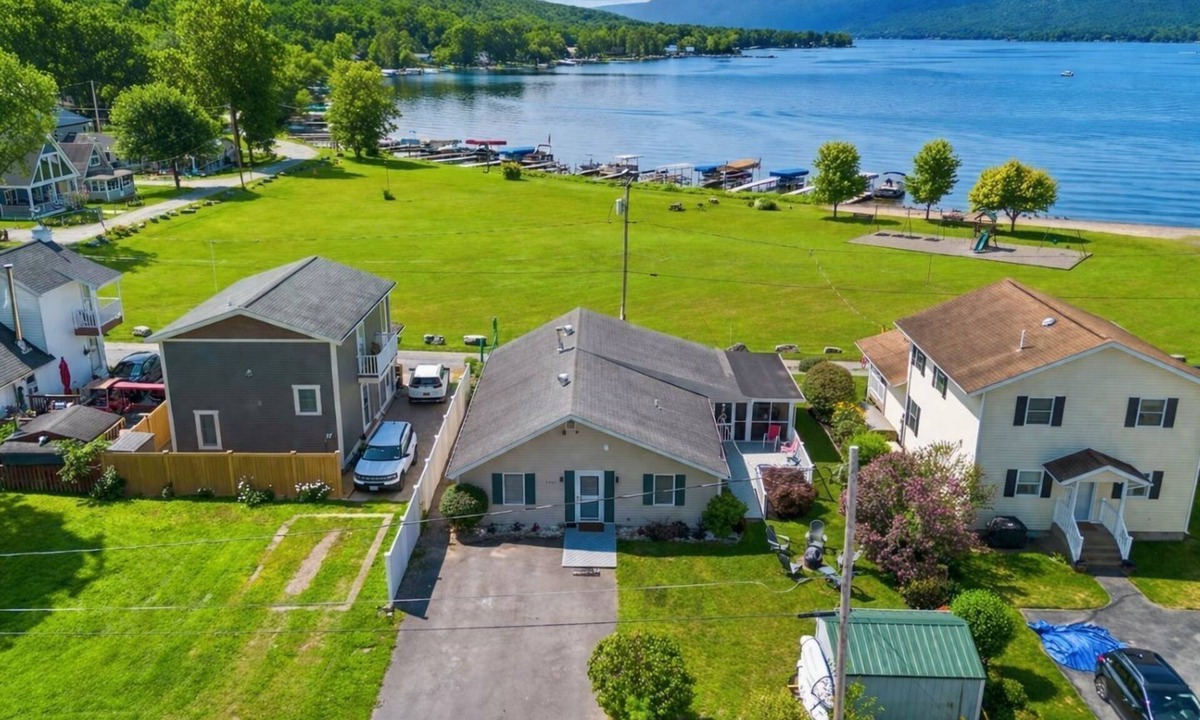 Town of Richmond House | Honeoye Lake | Hot Tub | Kayak | Fire Pit