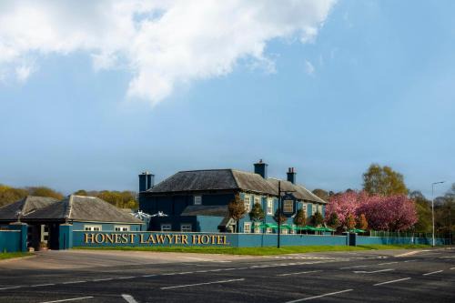 Croxdale Hotel | Honest Lawyer Hotel