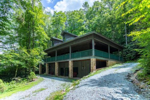 Foscoe House | Honey Bear Haven