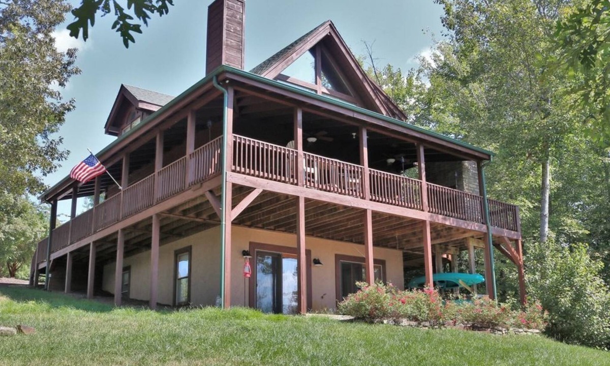 Laurel Lakes Cabin | Honey Bee Hill by Carolina Properties - Mother's Day Getaway