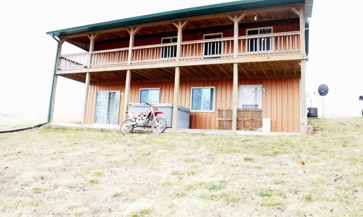 Watertown Cabin | Honey Holenn