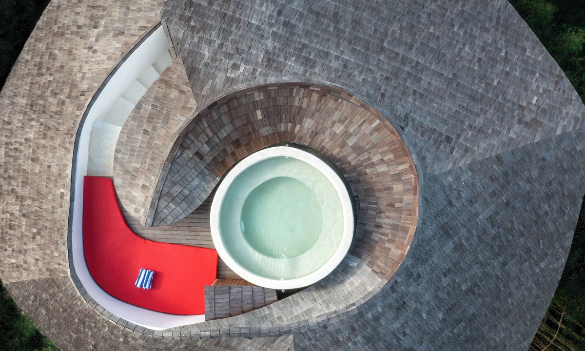 Kemenuh Villa | Honeymoon Villa with Redroom