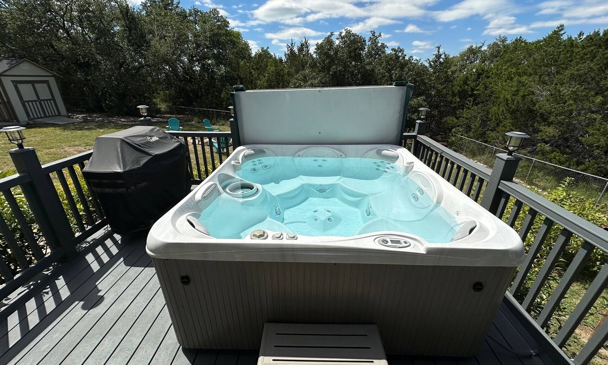 Fischer House | Honey’s Lake House — Hill Country Views, Fire Pit & Hot Tub