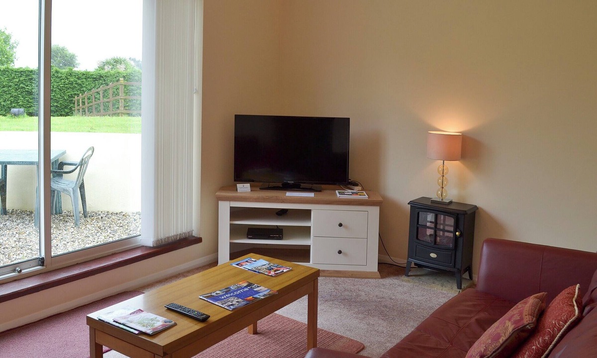 Torquay Cottage | Honeysuckle Bungalow