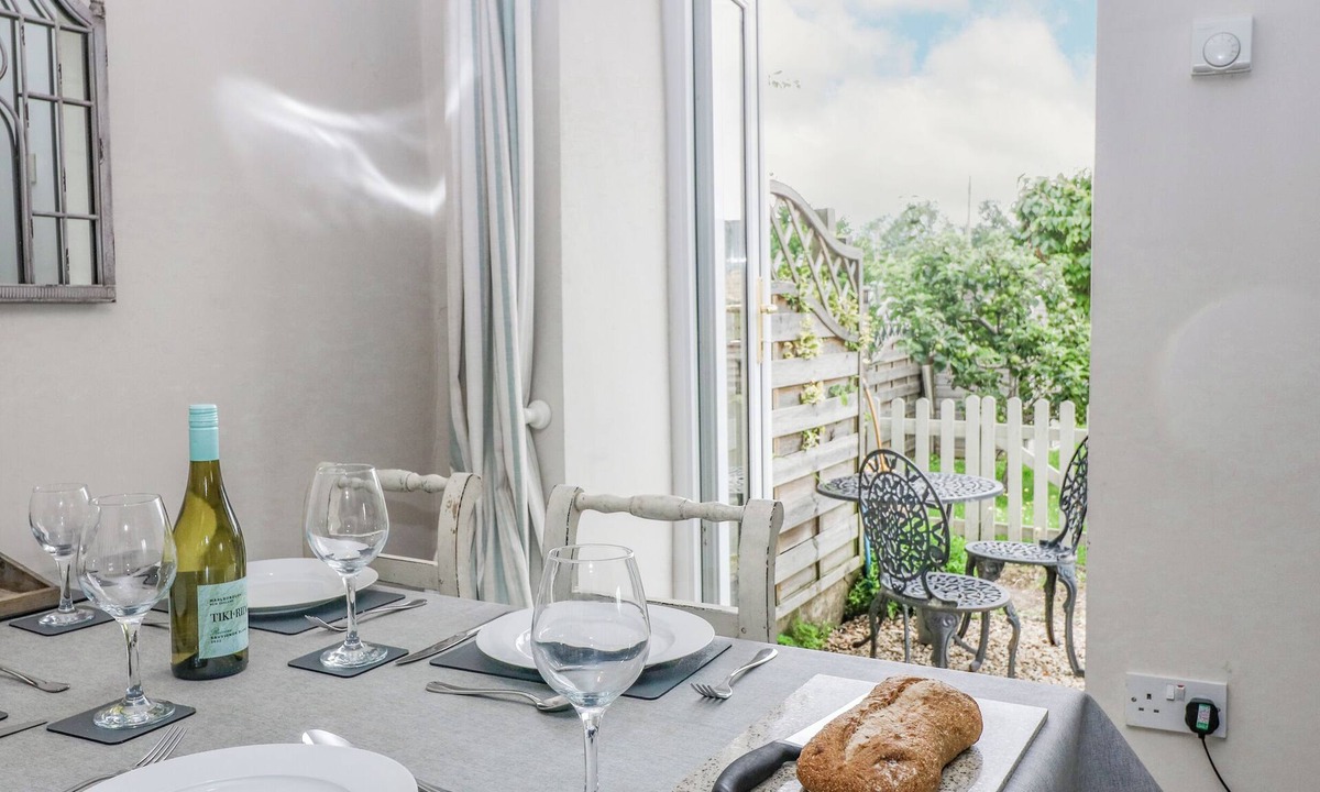 Sibford Gower Cottage | Honeysuckle Cottage