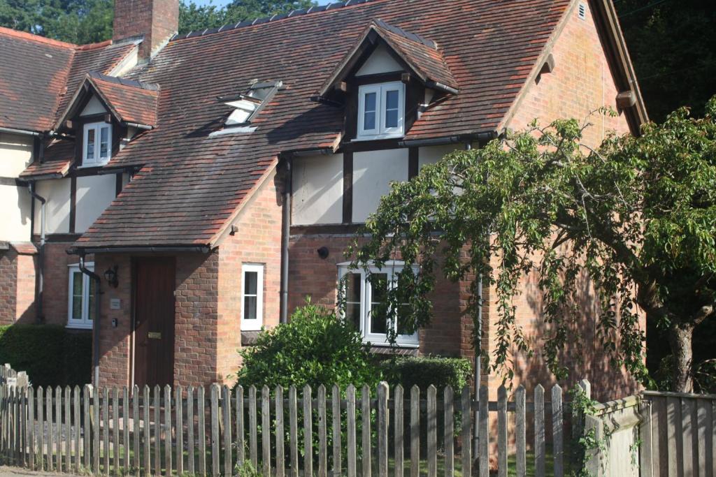 Mordiford House | Honeysuckle Cottage