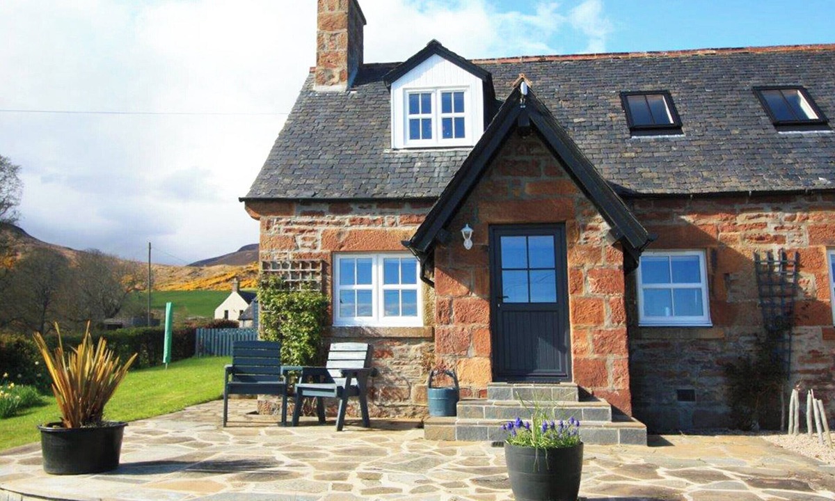 Golspie Cottage | Honeysuckle Cottage - UK7678