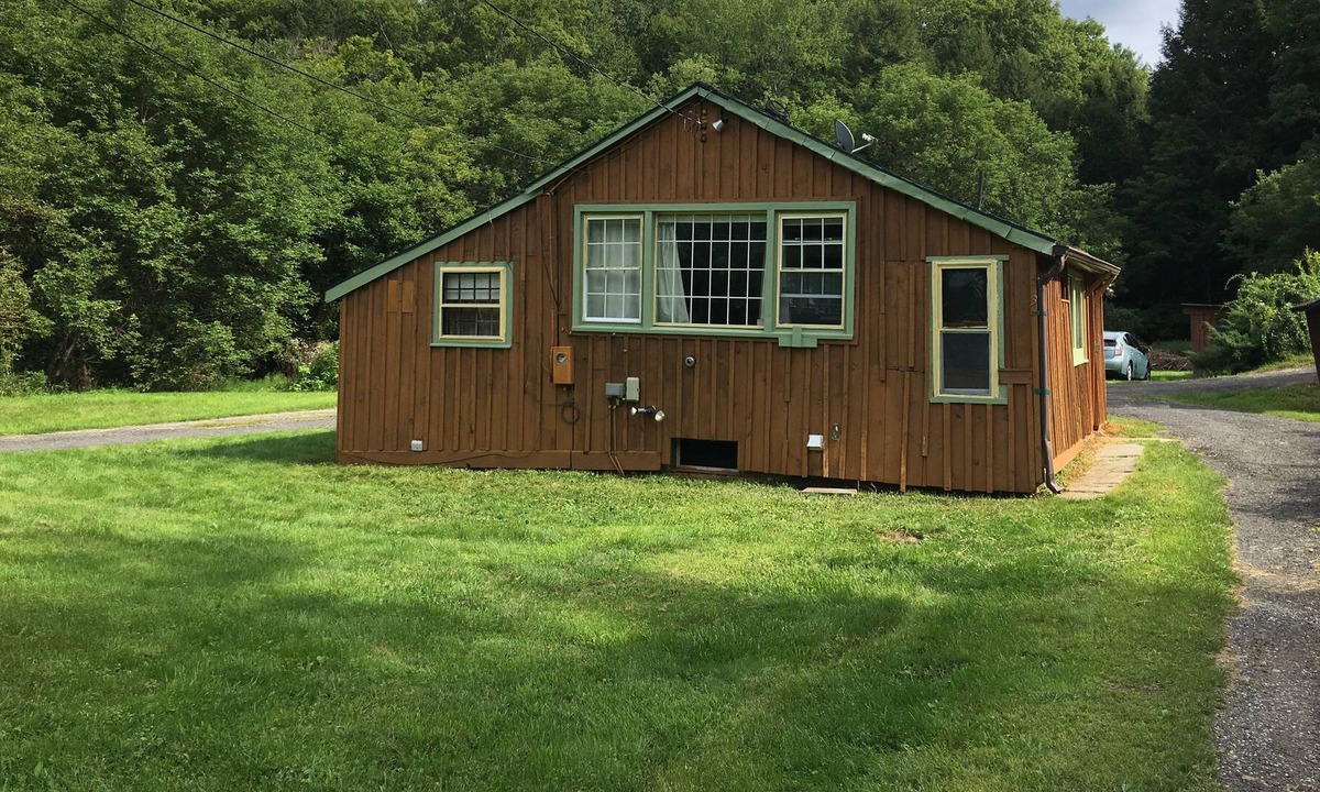 Pittsfield House | Honeysuckle Rose Cottage