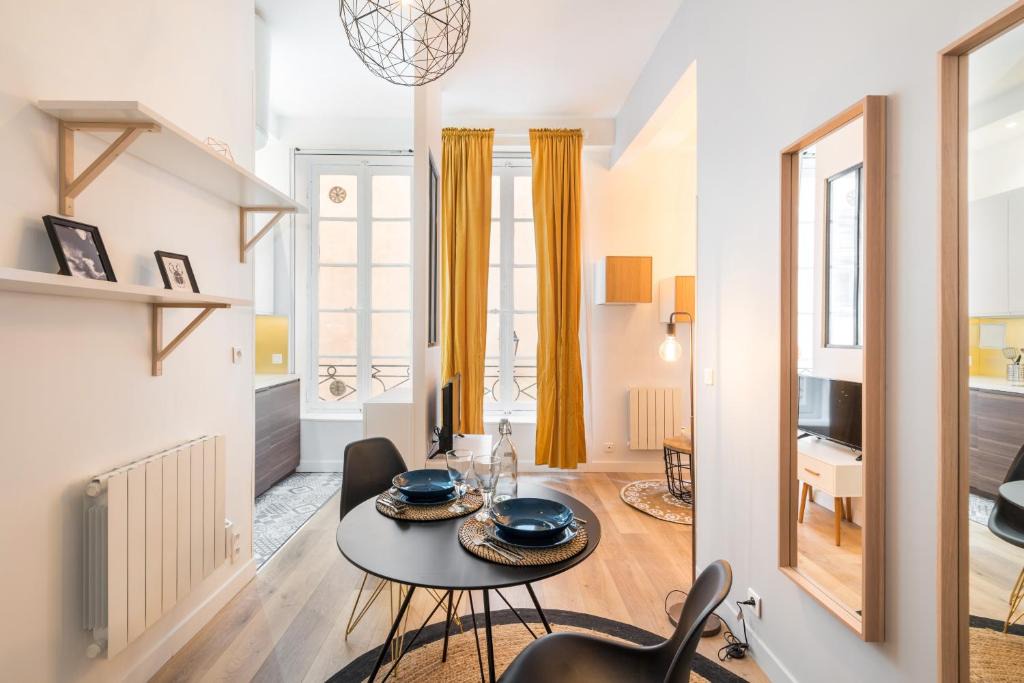 Old Lyon Apartment | HONORÊ - Suite Baleine