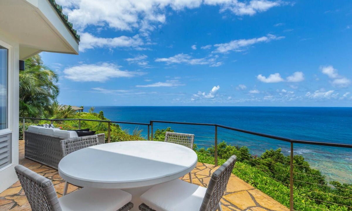 Princeville House | Honu Awa: Upscale Oceanfront Home w/Pool, AC & Cliffside Views