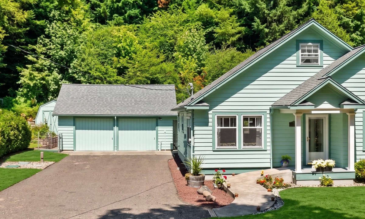Hoodsport House | Hood Canal Getaway