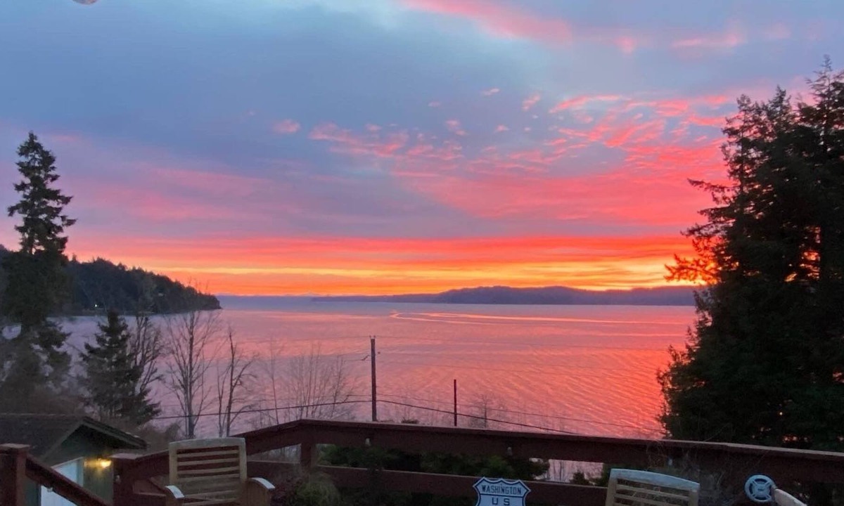 Brinnon House | Hood Canal Heaven